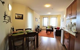 Pine Tree Apartment D34